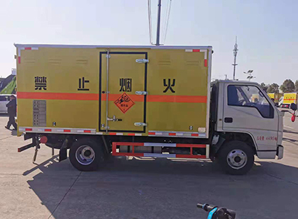 安源爆破器材运输车技术升级与安全合规新趋势
